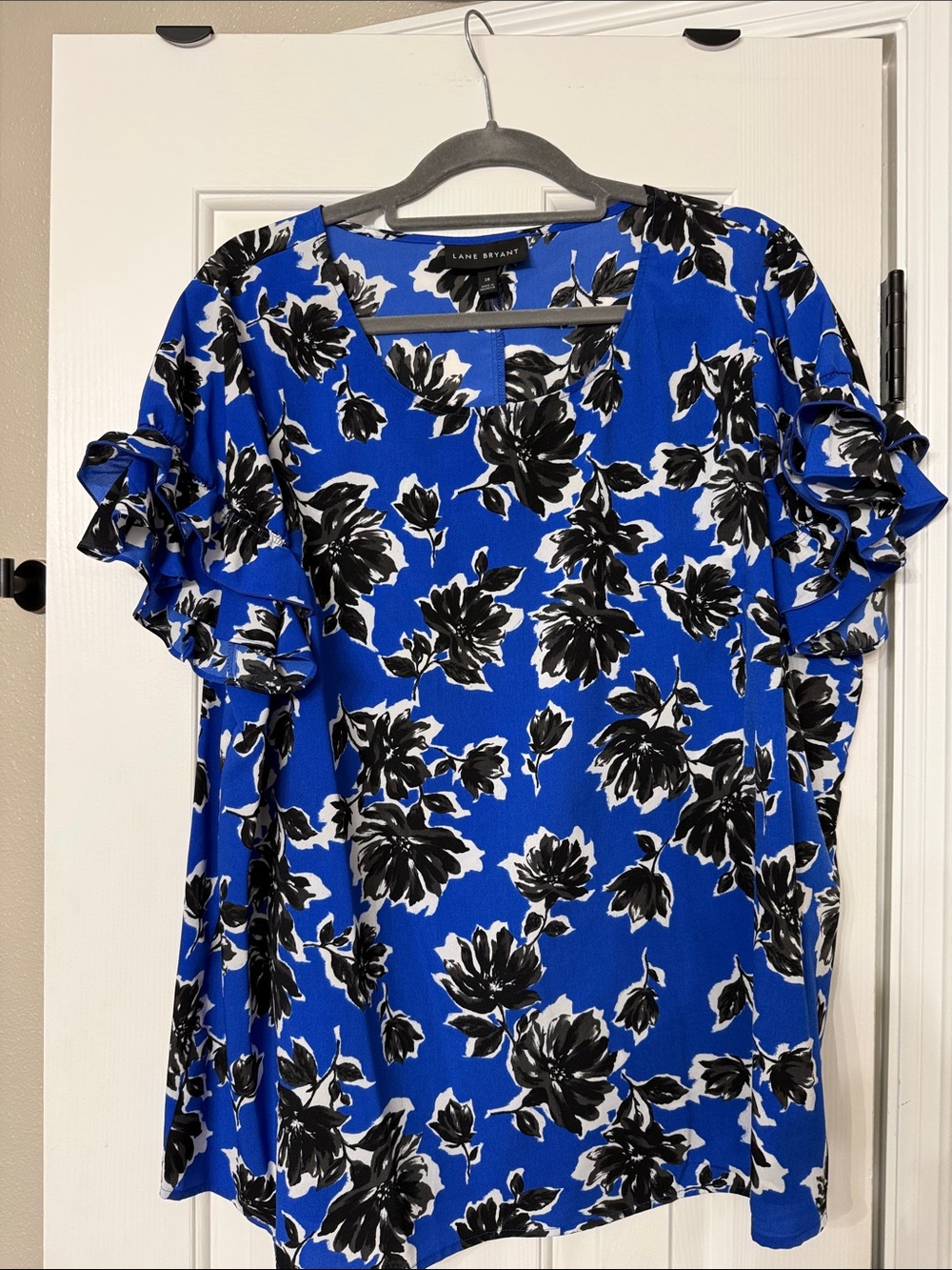 Lane Bryant Royal Blue Black White Floral Ruffle Sleeve Top